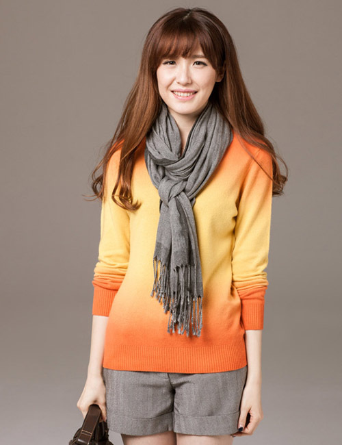 轻薄保暖<em>羊绒毛衣</em>春天<em>穿</em>出显瘦甜美_时尚搭配