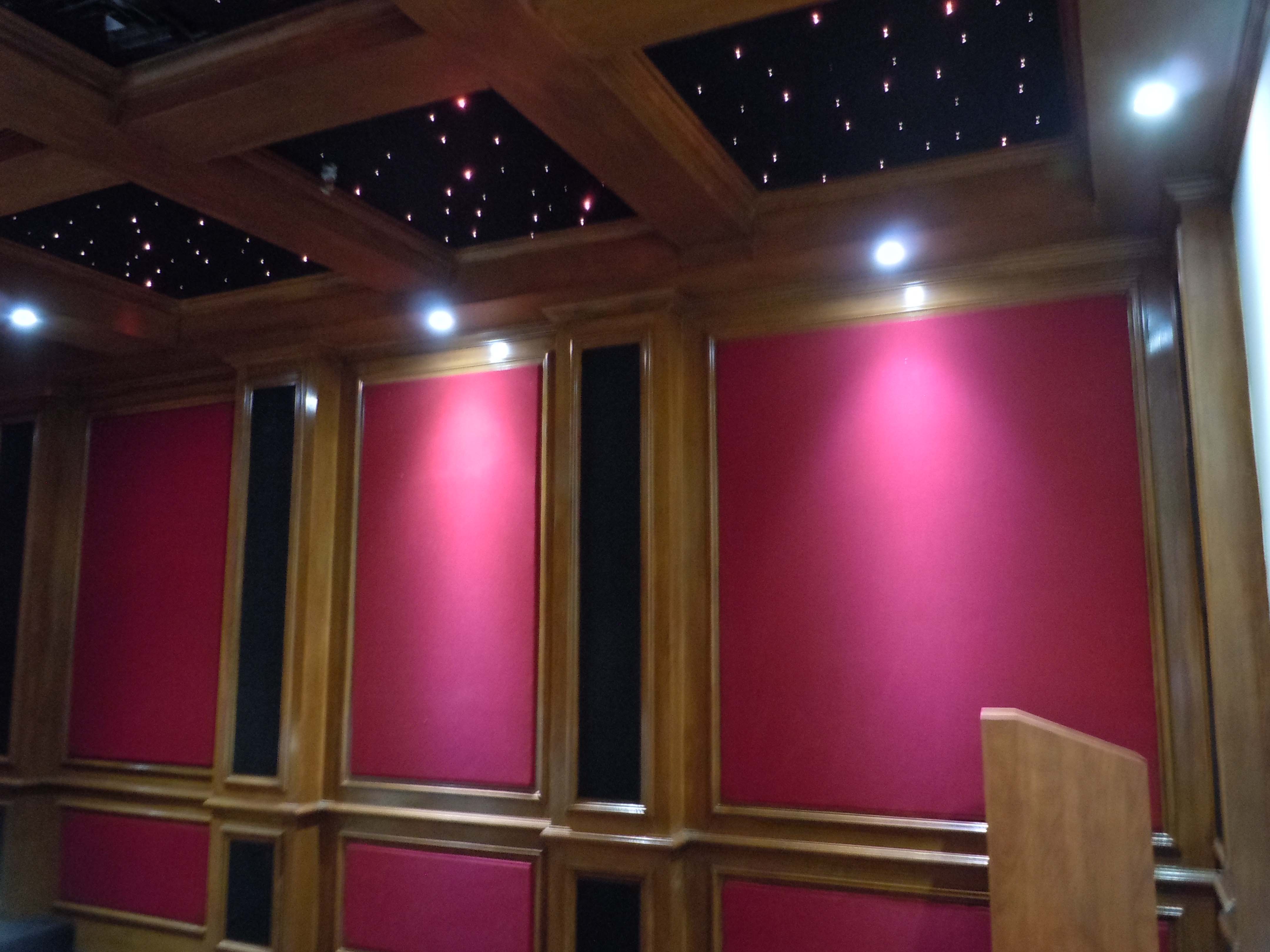 家庭影院声学装修影音室设计施工星空顶隔音板吸音棉效果图视听室