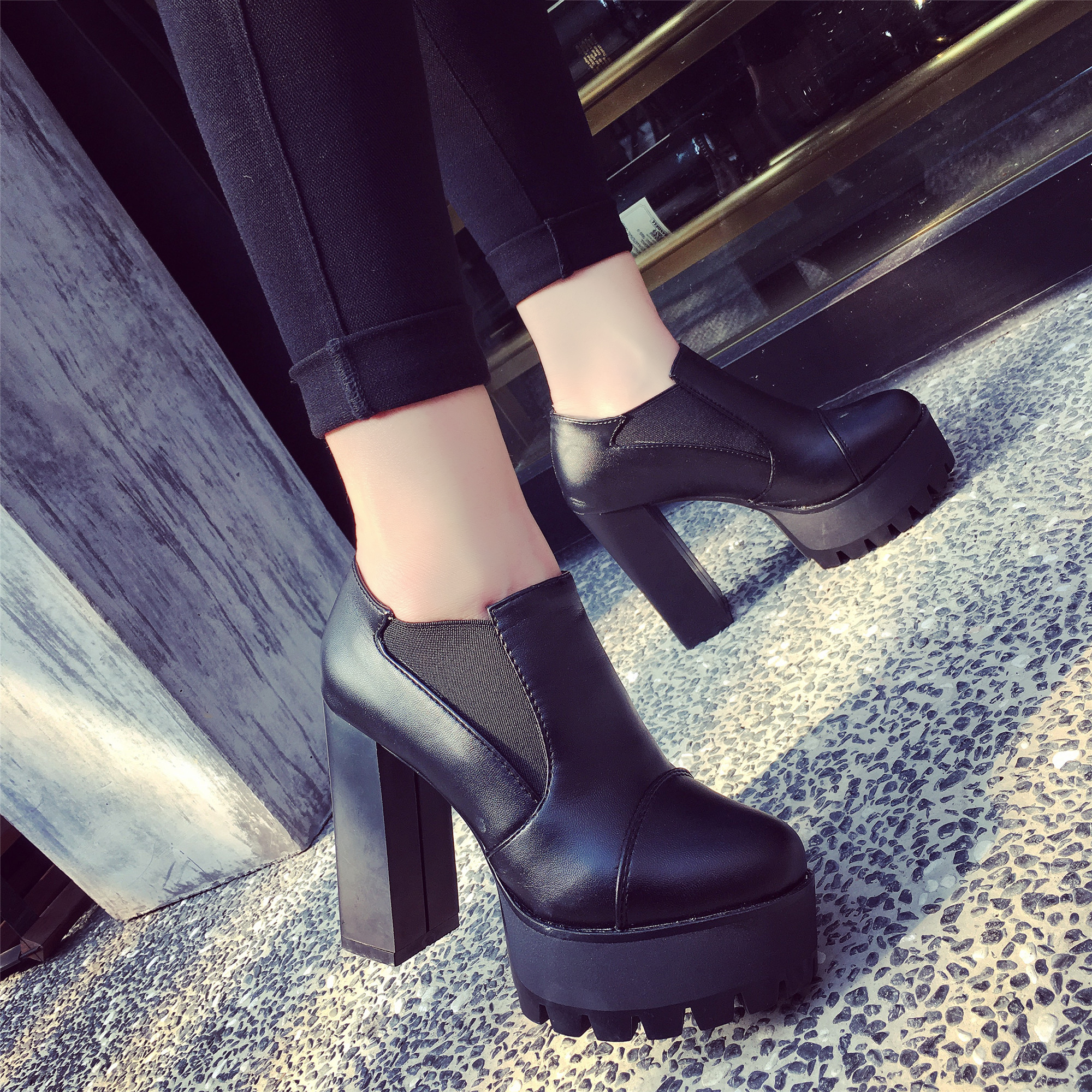 都市魅力黑色女士高跟鞋 2016巴黎走秀款鞋子 Christian Louboutin新款女鞋 - 七七奢侈品