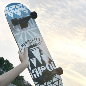 刷街四轮滑板车