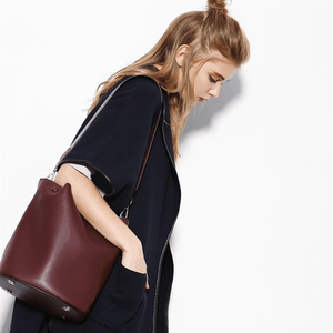 韩国纯色斜跨水桶包