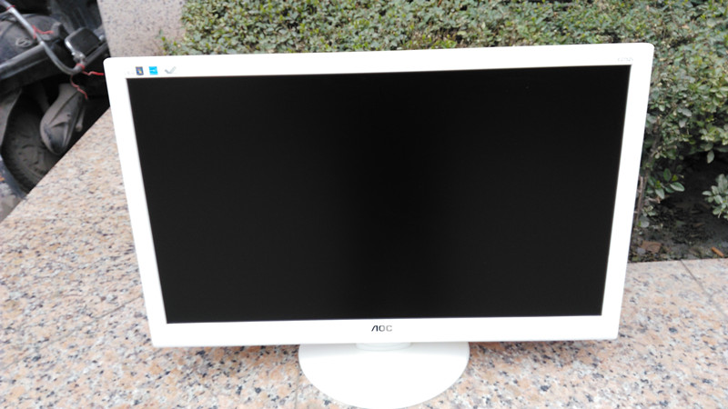 二手27寸液晶显示器冠捷aoc e2752v超薄27寸白色显示器led显示屏