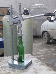 啤酒瓶压盖机 香油啤酒压盖器 封口机 封口器 手动玻璃瓶封盖机