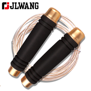 男女成人健身跳绳