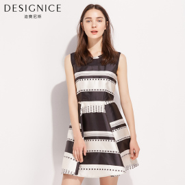 行榜_女孩穿带锁的高跟鞋哪个牌子好_天津婚