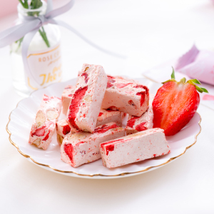 彩虹草莓牛轧糖礼盒