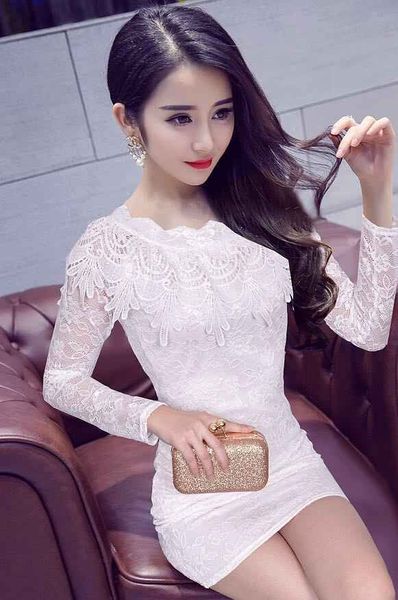 热销美丽说女装经典收腰蕾丝包臀连衣裙_易购圆领音乐性感欧美图片