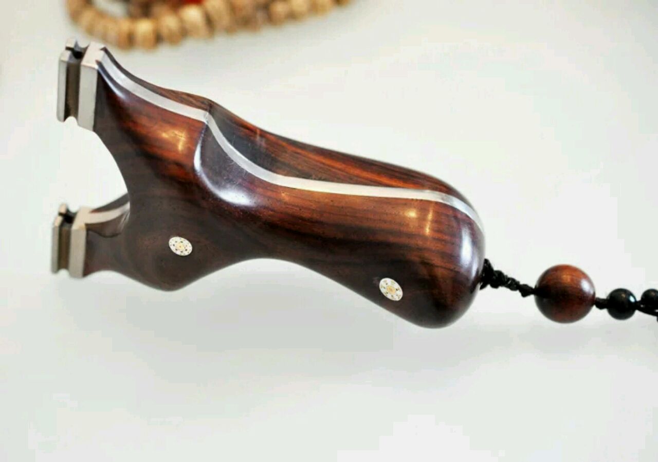 弓行天下 传统不锈钢 小流浪弹弓 厂家供应钛钢扁皮弹弓 户外-阿里巴巴