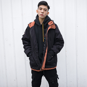 青年撞色拼接黑色连帽棉衣袄