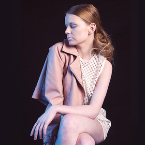 短款修身pu皮夹克