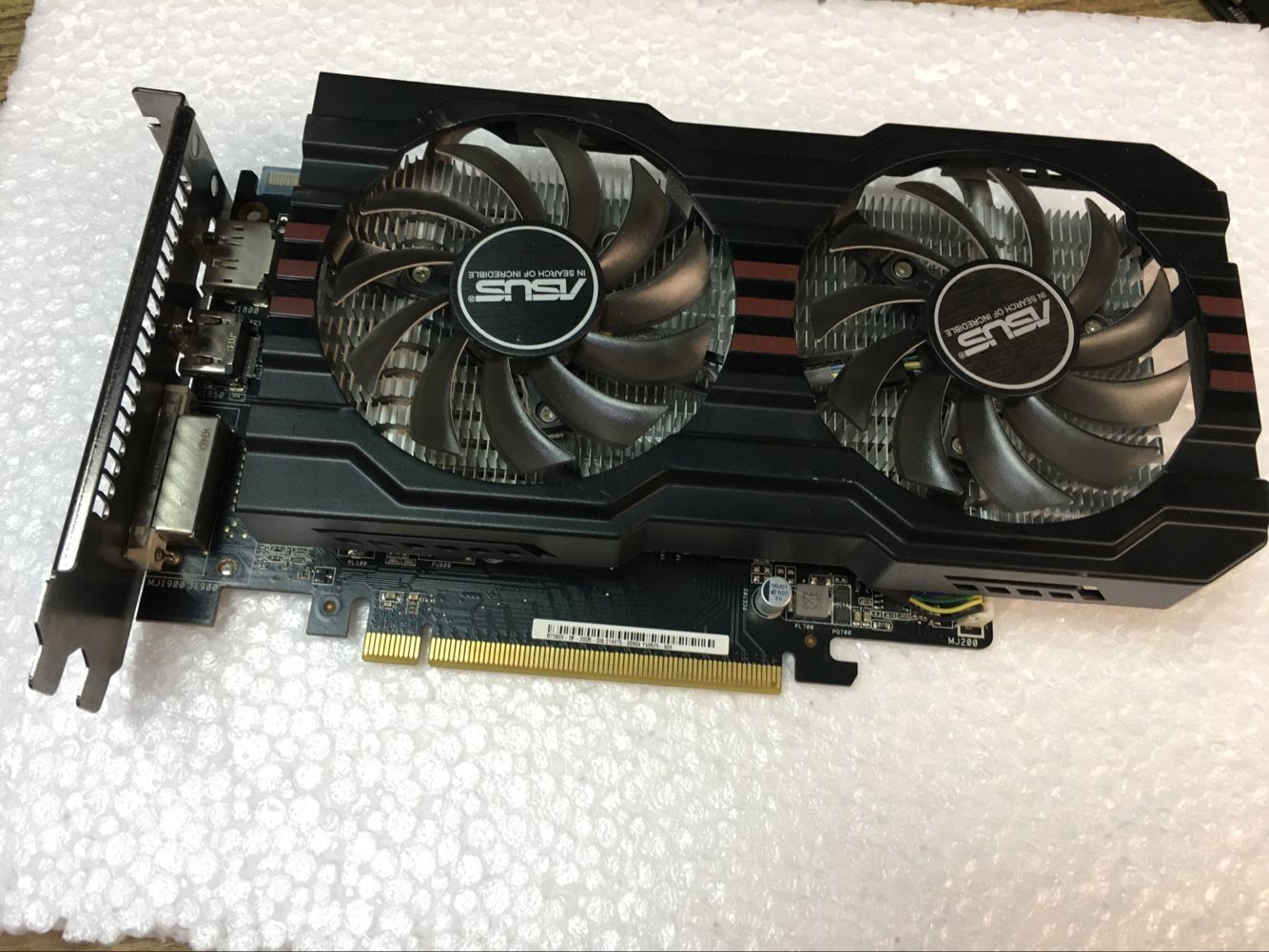 华硕 迪兰恒进 蓝宝石r7 260 x1g 2gddr5 双风扇游戏显卡