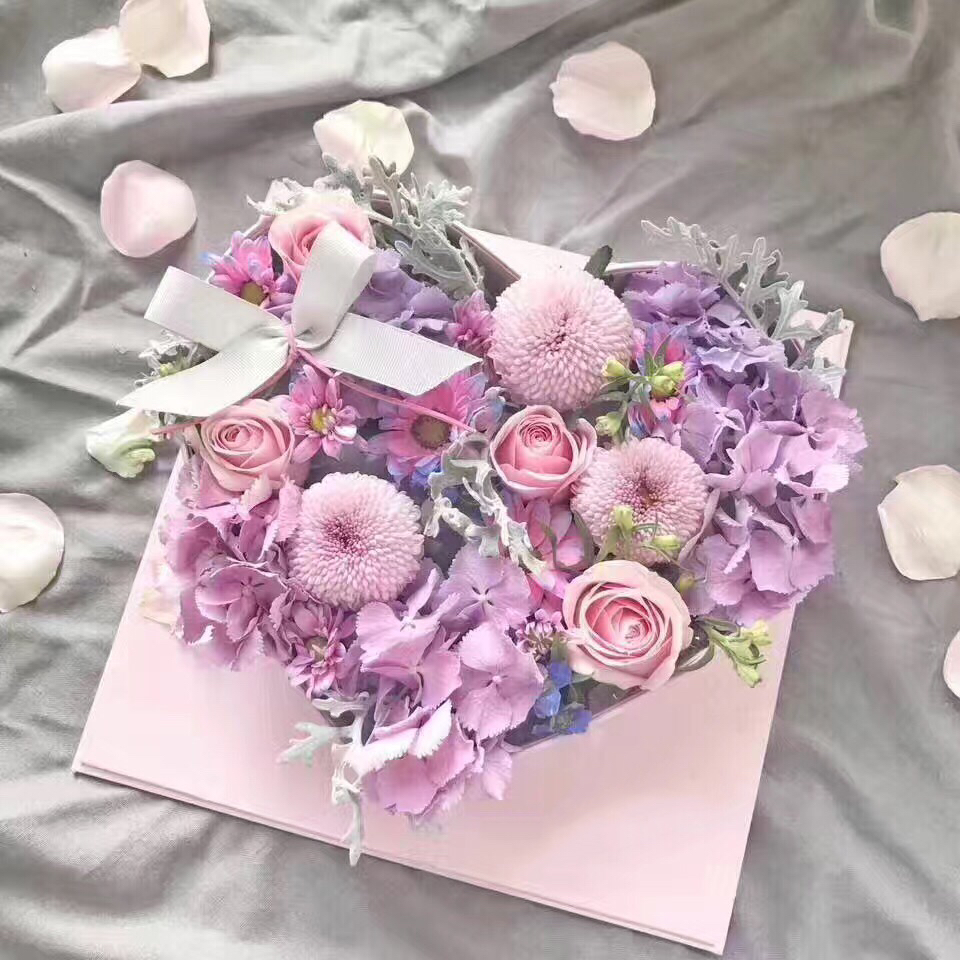 七夕红玫瑰鲜花武汉同城速递礼盒花送女友心形高档鲜花送货上门
