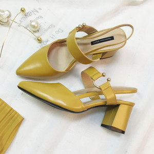 韩版包头皮带扣凉鞋