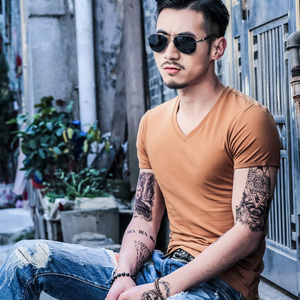 男士短袖T恤V领白色体恤运动紧身