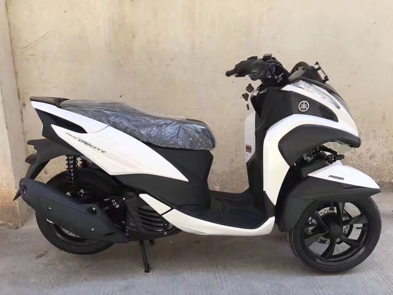 2017 雅马哈 全新 倒三  abs 版 tricity  踏板摩托车