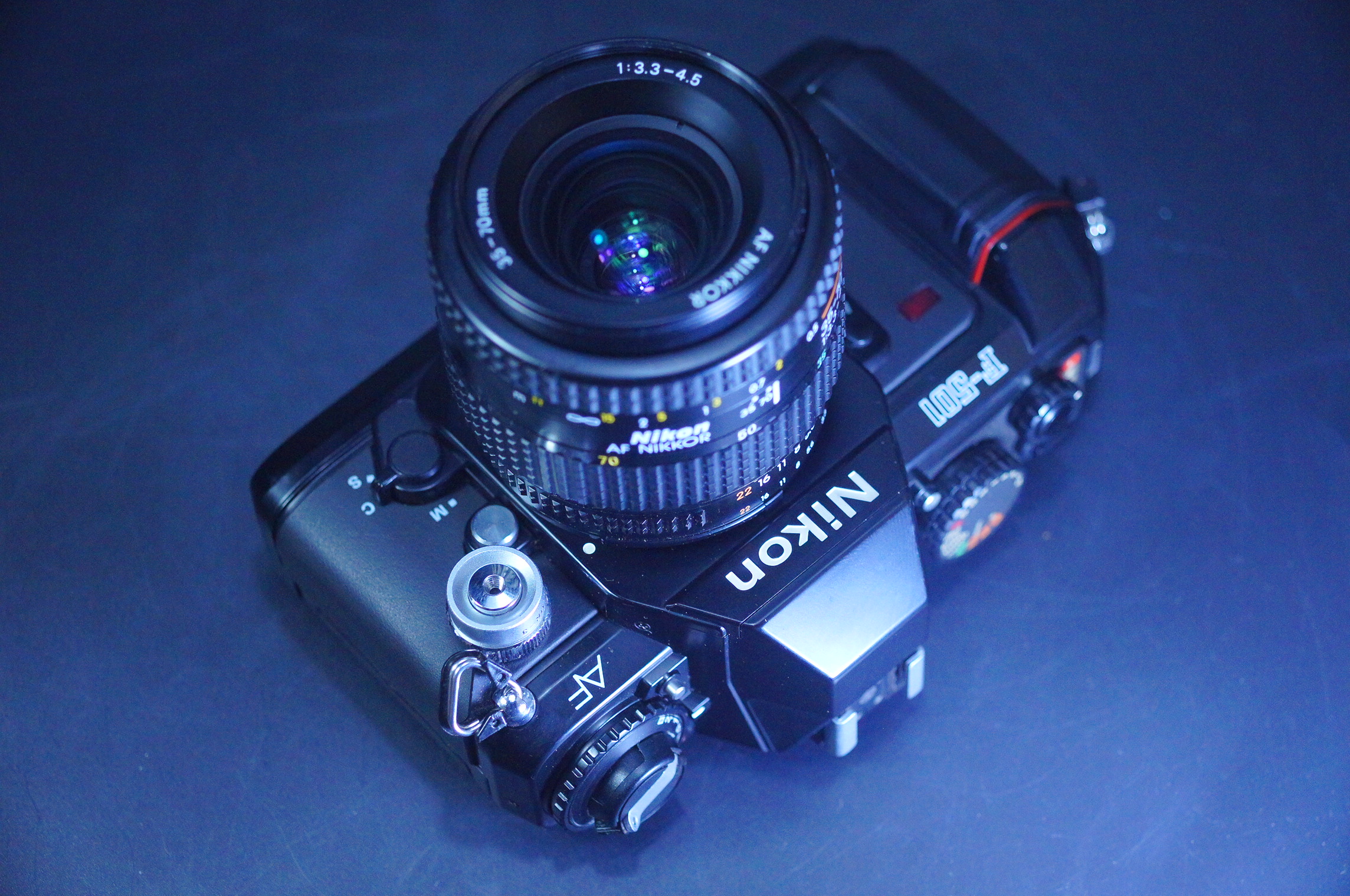 尼康自动胶片单反照相机nikon f501(n2020)配af35-70/3.3-4.5套机