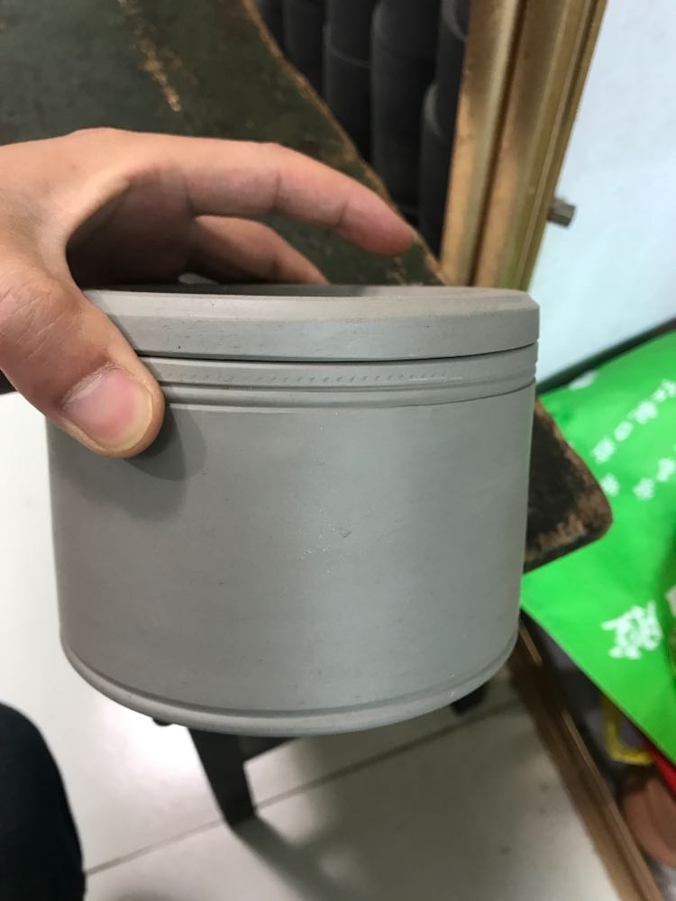 精品蟋蟀盆/雕刻盆/青盆黑盖蛐蛐罐/徐洪江制/虎啸雄风/蟋蟀用具
