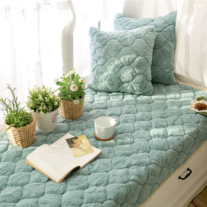 手工绣花防滑毛绒飘窗垫