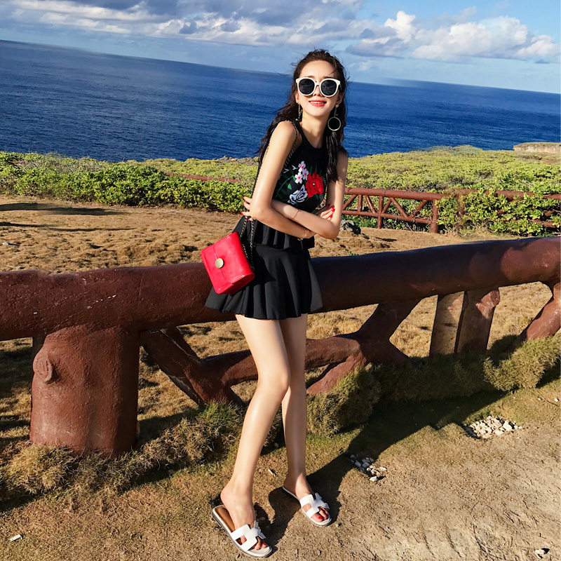 亦美珊泳衣女分体两三件套韩国温泉小香风保守遮肚显瘦性感游泳衣
