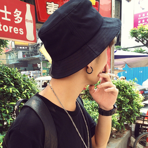 青年学生遮阳渔夫帽