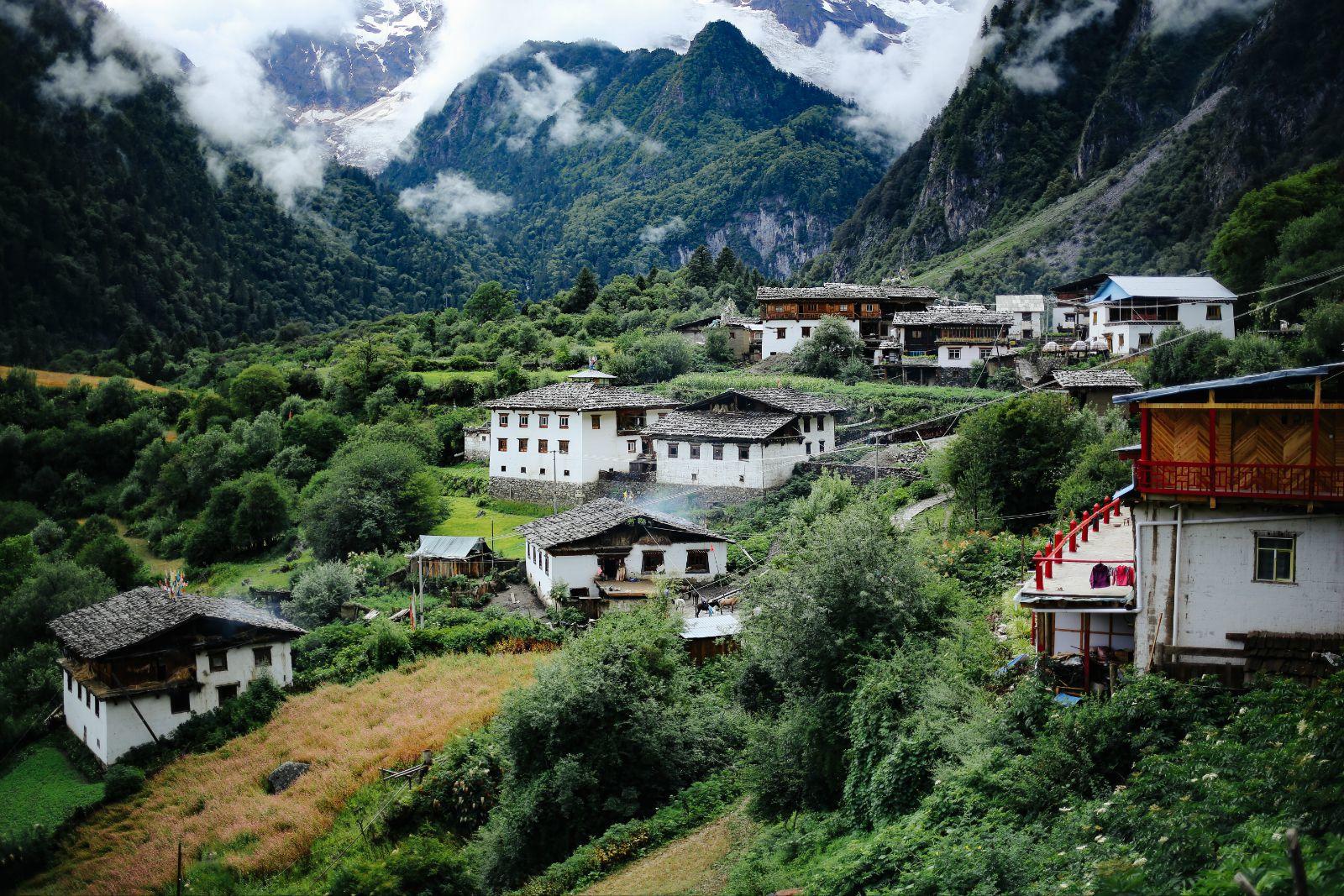 滇马 云南丽江旅游 梅里雪山六日游 徒步雨崩六日游 尼农 白水台