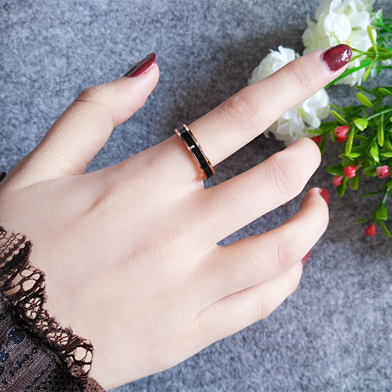食指戒指女钛钢镀18k玫瑰金彩金日韩版简约黑色陶瓷潮人个性j指环