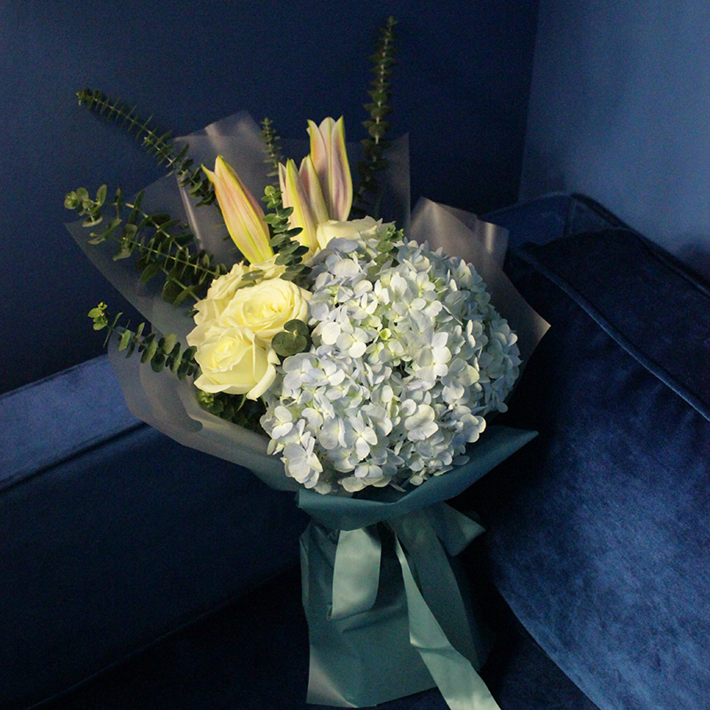 绣球粉色百合花玫瑰鲜花速递成都同城配送生日送女友闺蜜朋友清新