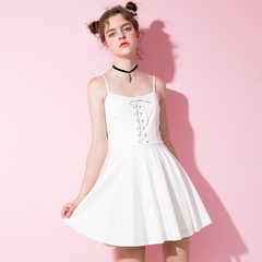 小白裙才够女神，化繁为简的单纯美给你彻底的清爽