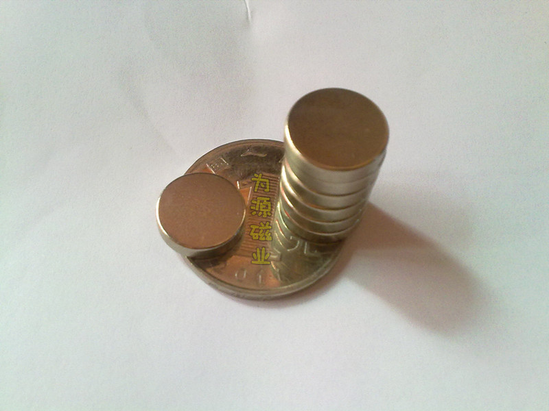 钕铁硼超强磁铁圆形d4x8mm 稀土永磁王磁铁圆形强磁铁