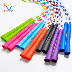 成人男女运动跳绳