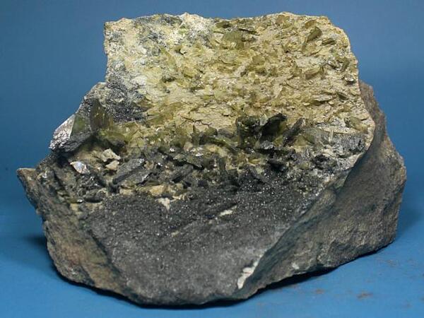 热销矿物晶体 榍石 天然矿物晶体矿石教学 标本