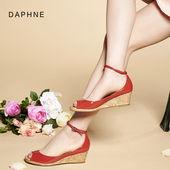 1515102001 坡跟甜美一字式扣带鱼嘴单鞋 达芙妮春夏新款 Daphne