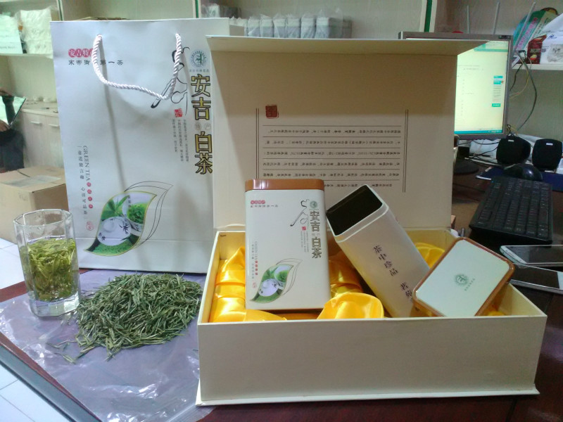2016年新春茶正宗安吉白茶礼盒装 绿茶 雨前特级茶叶半斤