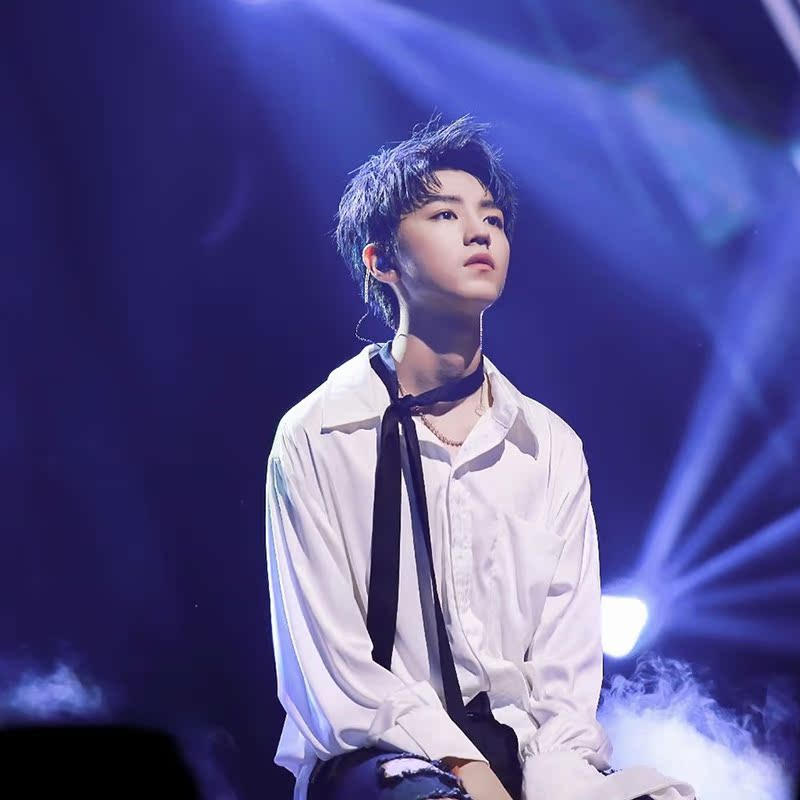 tfboys四周年演唱会王俊凯同款衣服男女学生白色宽松百搭长袖衬衫图片