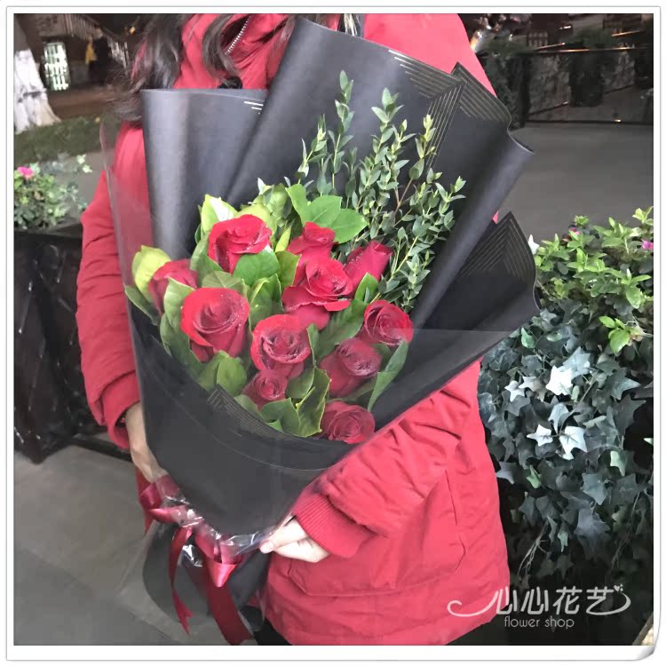 新款11朵红玫瑰韩式花束 重庆花店送花同城鲜花速递快递上门 南岸