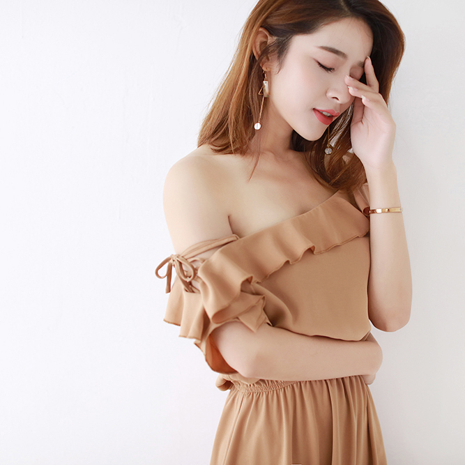 淘宝女装冷淡风拍摄女网红店主风网拍摄影服务淘女郎 仅模特费