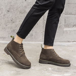 青年英伦高帮马丁靴