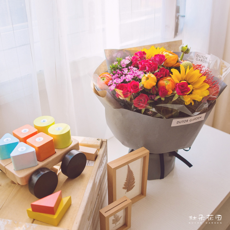 上海鲜花速递 艳粉玫瑰99朵玫瑰 市区花店送花