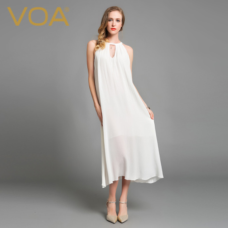 VOA 挂脖式白色挖肩圆领真丝顺纡纹理连衣裙柔美宽松沙滩裙A6013商品大图