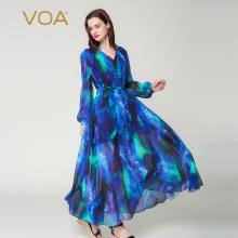 VOA海蓝星空真丝乔其V领喇叭长袖大A字版腰带褶皱两件套连衣裙图片