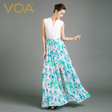 VOA 三种真丝搭配白底蓝花无袖V领印花顺纡桑蚕丝开叉连衣裙图片