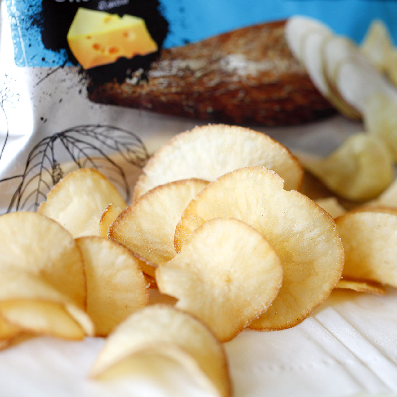 【三包包邮】印尼进口克恩兹木薯片60g/包芝士烧烤原味巴厘辣味