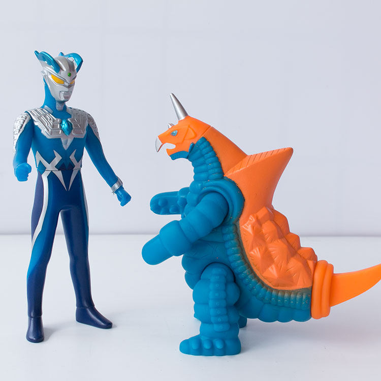 万代正品 银河奥特曼 闪光玩偶系列 迪迦奈克赛斯超决战2只装