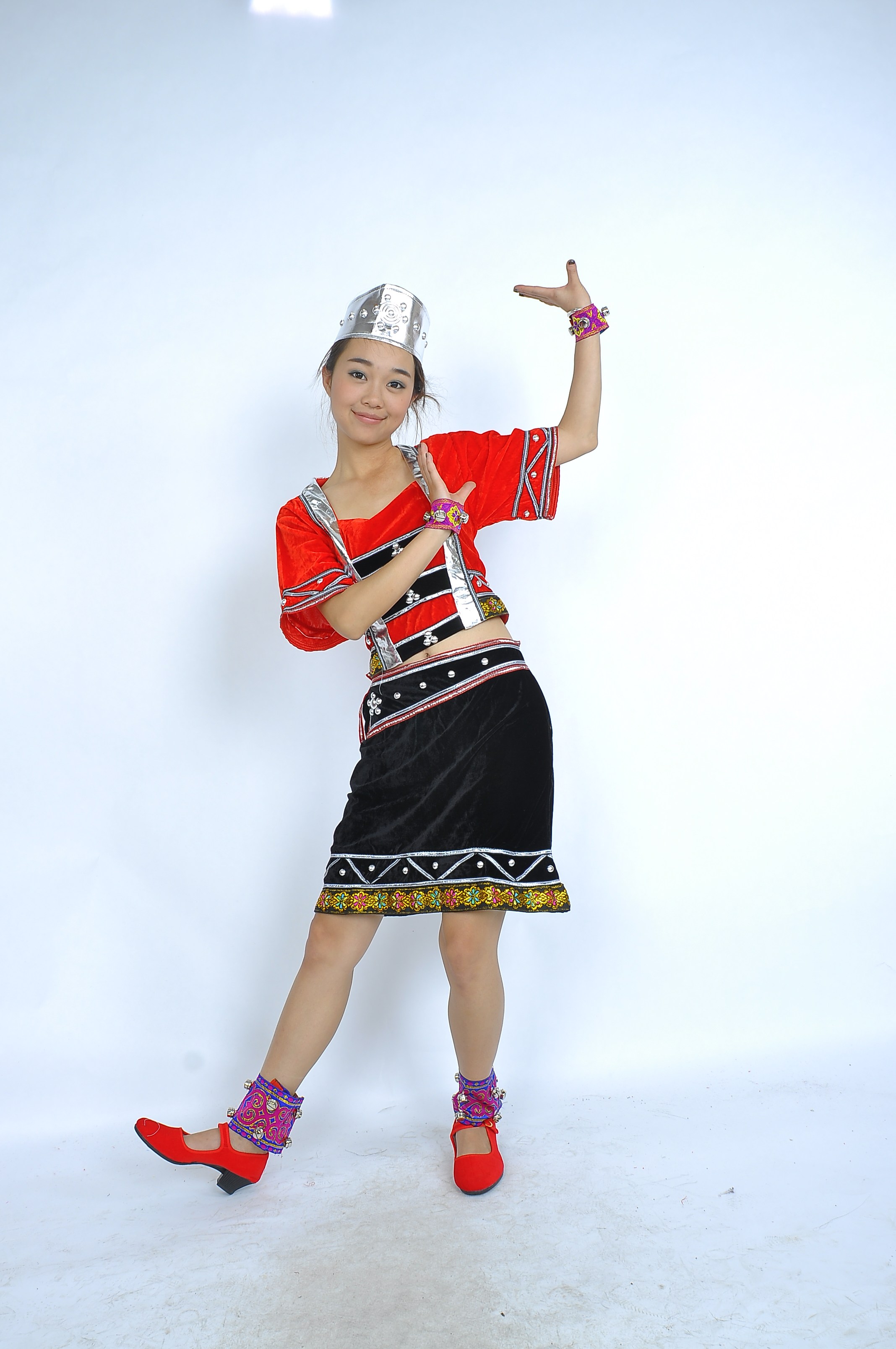 舞蹈演出服装/云南少数民族佤族女装/黑色短裙短款舞台表演服饰