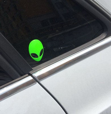 汽车装饰贴 金属外星人车贴 3d个性车标 绿色人头改装贴标志