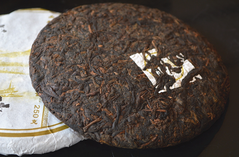 2013年普洱茶 熟茶 古树熟茶饼 布朗山古树茶发酵 口感醇厚