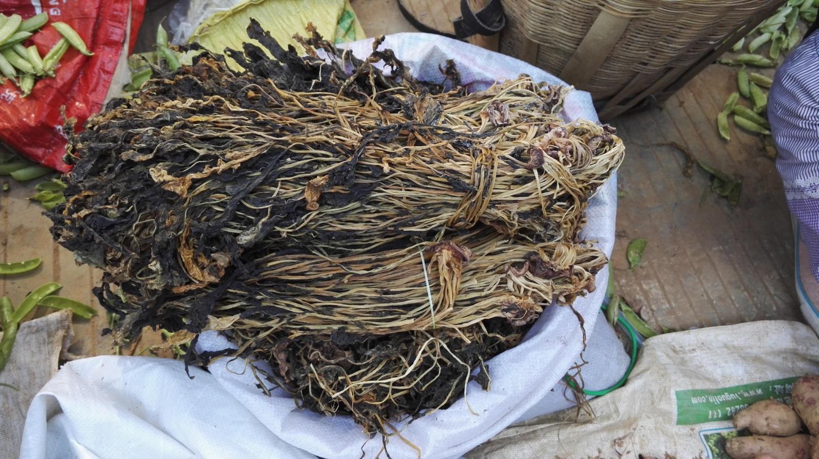 大凉山特产彝家特制圆根酸菜500克装