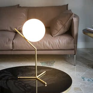 淘宝特卖 家装主材 灯具灯饰 台灯 装饰台灯 > 意大利flos台灯卧室