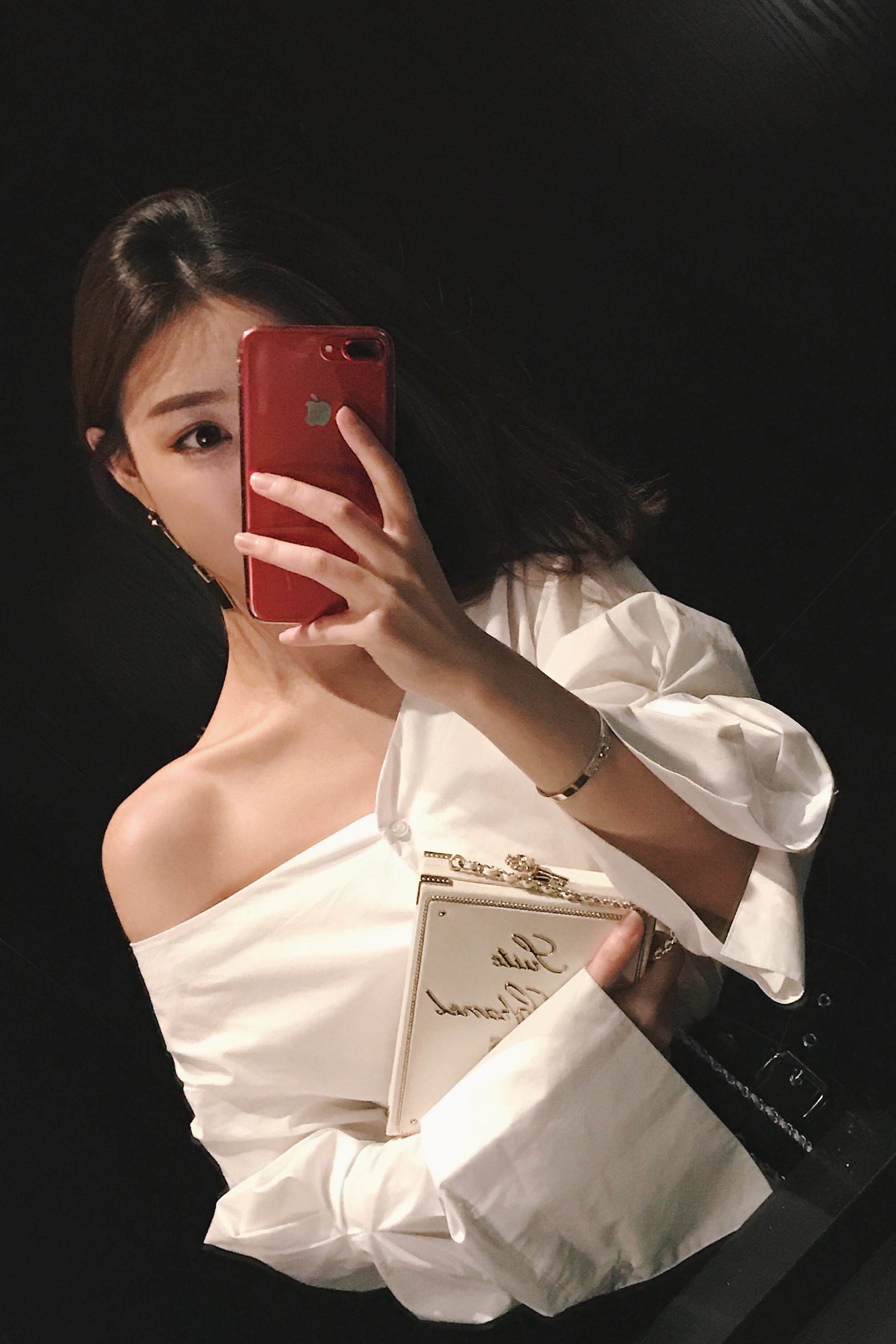 钱夫人chinstudio韩版宽松露肩喇叭袖白衬衫女学生百搭一字肩上衣