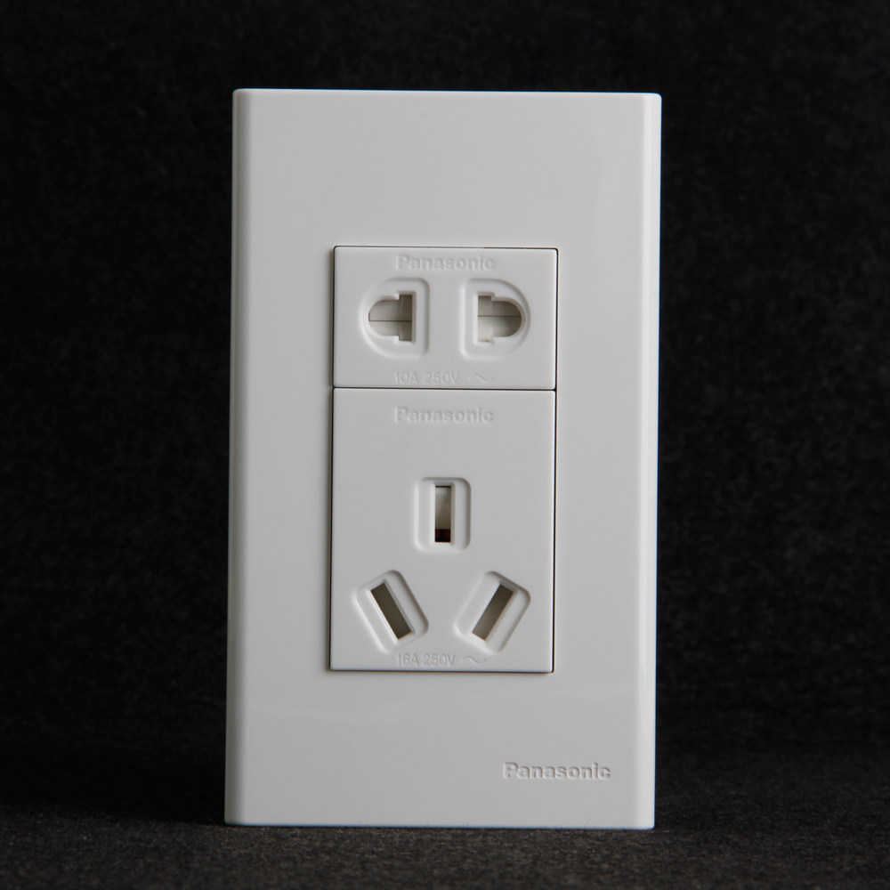 松下开关插座面板宏彩120型混合五孔插座带保护门(10a,16a)we124